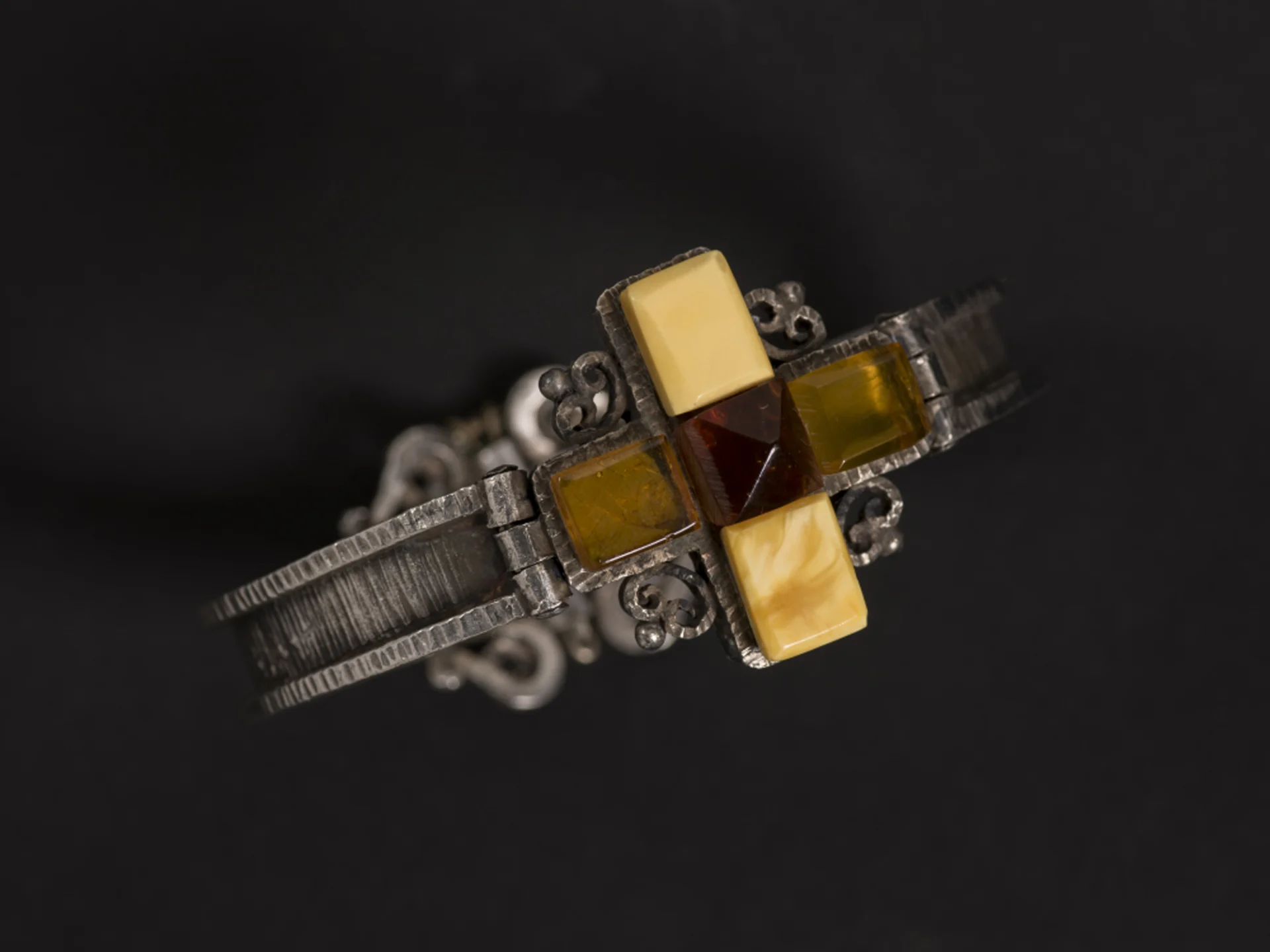 Mieczysław różycki: bransoleta. fot. muzeum gdańska