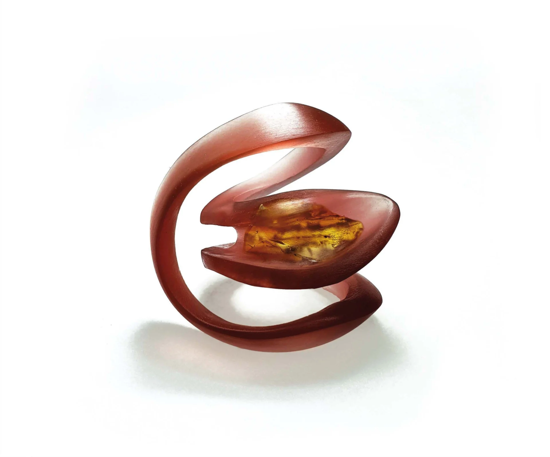 Emilia kohut wisior: bursztyn bałtycki, żywica