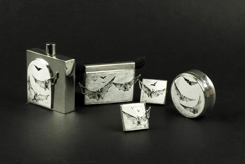 Kamilla rohn flakonik na perfumy, wisior, kolczyki, puzderko: srebro, emalia. fot. barbara kańska bielak