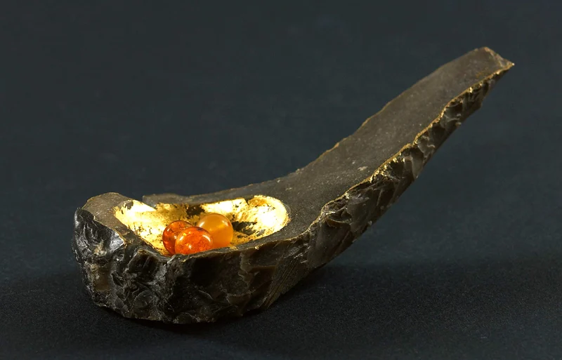 Jarosław kolec: obiekt krzemień złocony i bursztyn