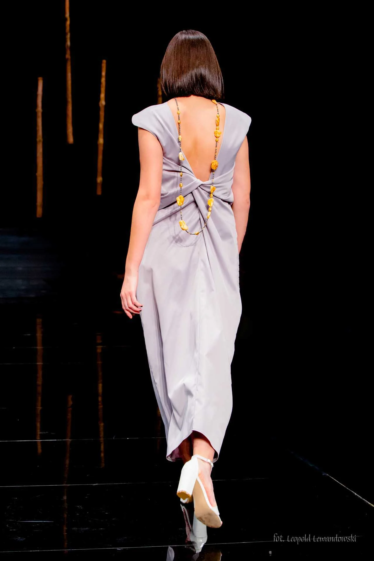 Pokaz joanny weyny (moda) i art7 wojciech kalandyk (biżuteria) w teatrze szekspirowskim. fot. leopold lewandowski