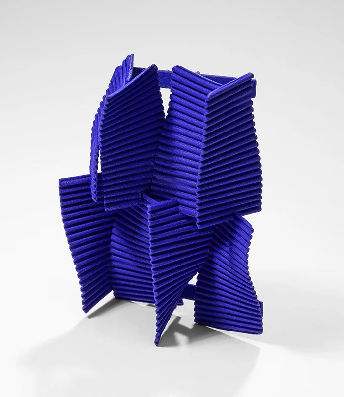 Schmuck 2023: annamaria zanella – brosza „blue window 2022”