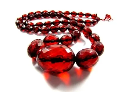 Naszyjnik z nowolaku