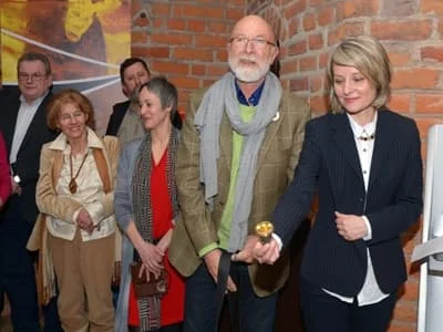 Michael Zobel in the company of Joanna Grążawska during the ring presentation at the Amber Museum