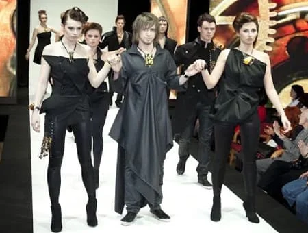 Pokaz mody Magdaleny Arłukiewicz i Aleksandra Gliwińskiego "Under construction"