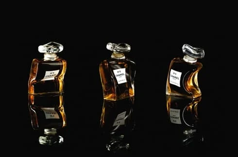 Flakony "Chanel No 5 - Infected", szkło - Pieke Bergmans