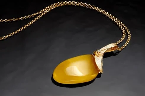 Dorota Cenecka: bursztyn bałtycki, żółte złoto