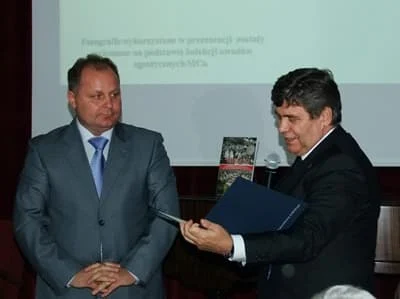 Wręczenie nagrody dla Janusza Antczaka