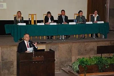 5a05a447acfdf6fcc40548cc4c1cea8d 841