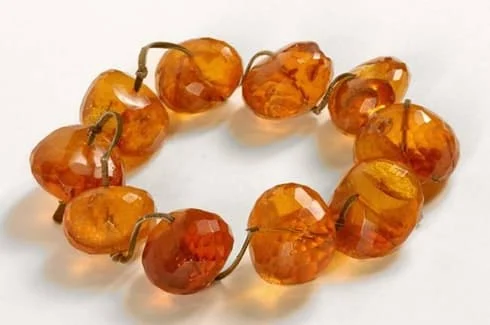 Fragment kolii z XVII w. – 10 paciorów – eksponowany w Muzeum Zamkowym w Malborku