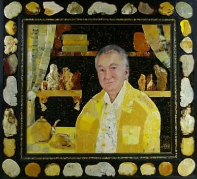 1. Lucjan Myrta, autoportret z bursztynu, 120 x 120 cm, Sopot 2009