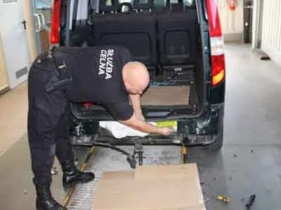 Celnicy udaremnili kolejną próbę przemytu bursztynu