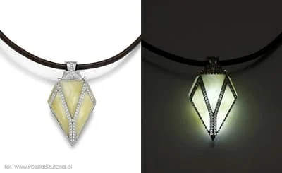 Paweł Waś, wisior "Amber Divali": białe złoto, brylanty, bursztyn. I nagroda w konkursie Bursztynowe Rzemiosło 2010 w kategorii seniorzy.