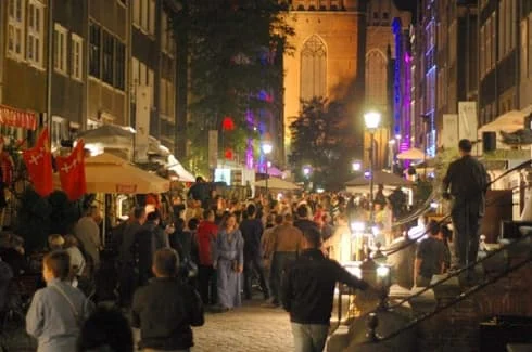 W dniu swojego święta ulica Mariacka staje się artystyczna i magiczna...