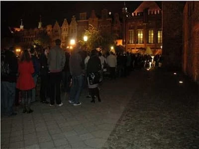 Kolejka do Muzeum Bursztynu w czasie Nocy Muzeów w 2010 r.