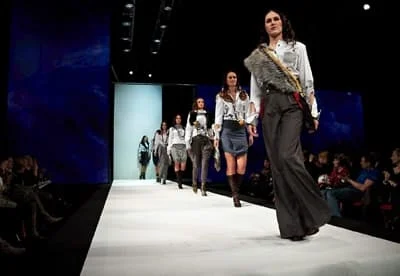 Inspiracje Heweliuszem - biznesowy look