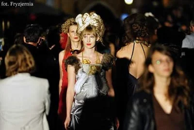 Ogromny aplauz wzbudził pokaz mody Magdy Arłukiewicz i Bożeny Kamińskiej