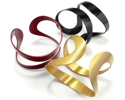 Ta buiżuteria zachwyca nie tylko kolorem...