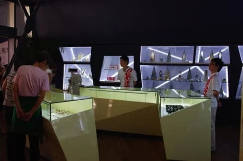 Promocja bursztynu w Chinach - stoisko S&A w polskim pawilonie na Expo w Szanghaju