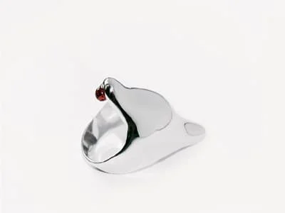 Elif Gökoltay, pierścionek: bursztyn bałtycki, srebro rodowane