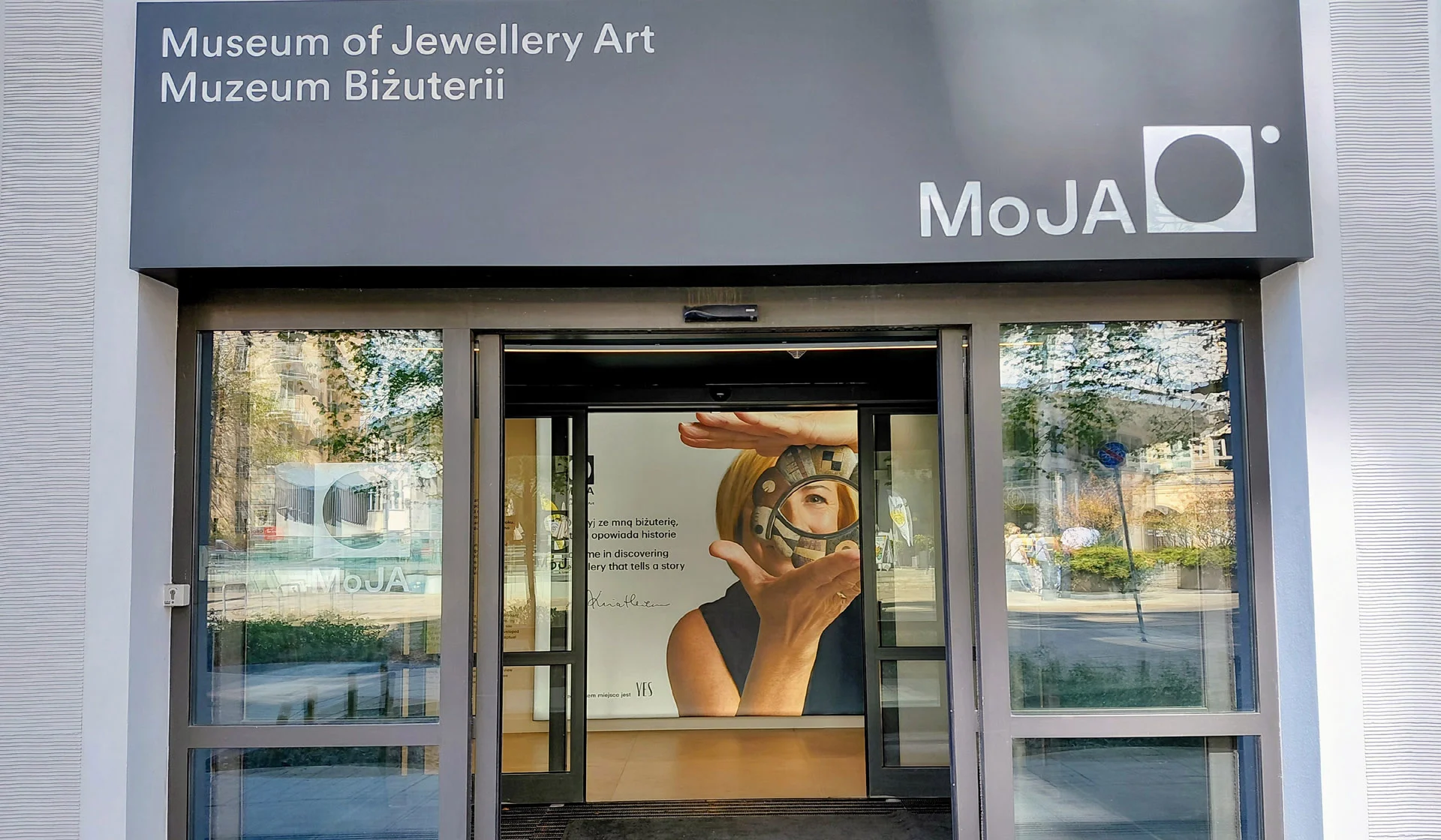 Moja01